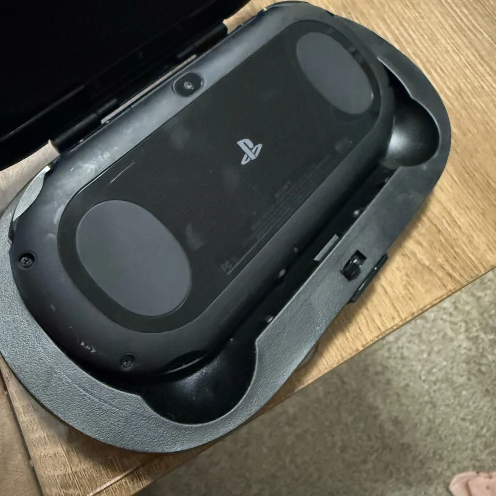 Sony PlayStation Vita with Black Finish - Picture 3 of 4